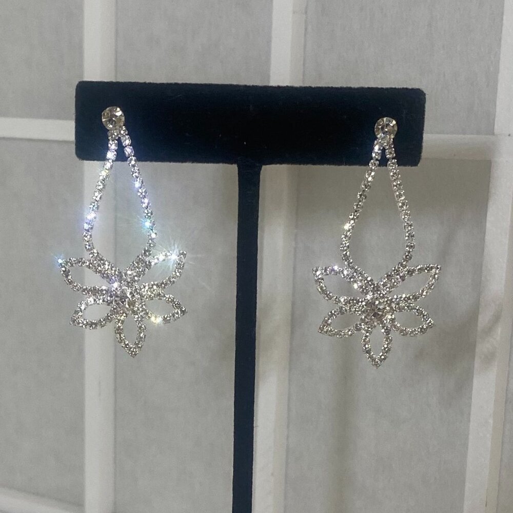 Cezanne Rhinestone Dangle Lotus Earrings Jewelry - Picture 6 of 8